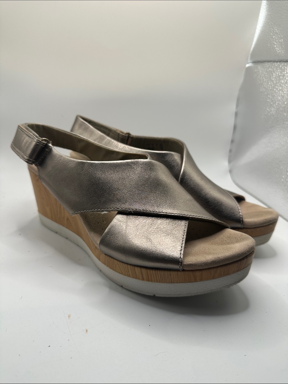 Women’s Metallic Taupe Wedge Sandals size 9.5